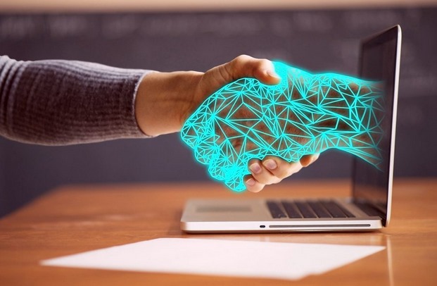 Tecnología y Factor Humano: Una Fusión Necesaria en la Era Digital